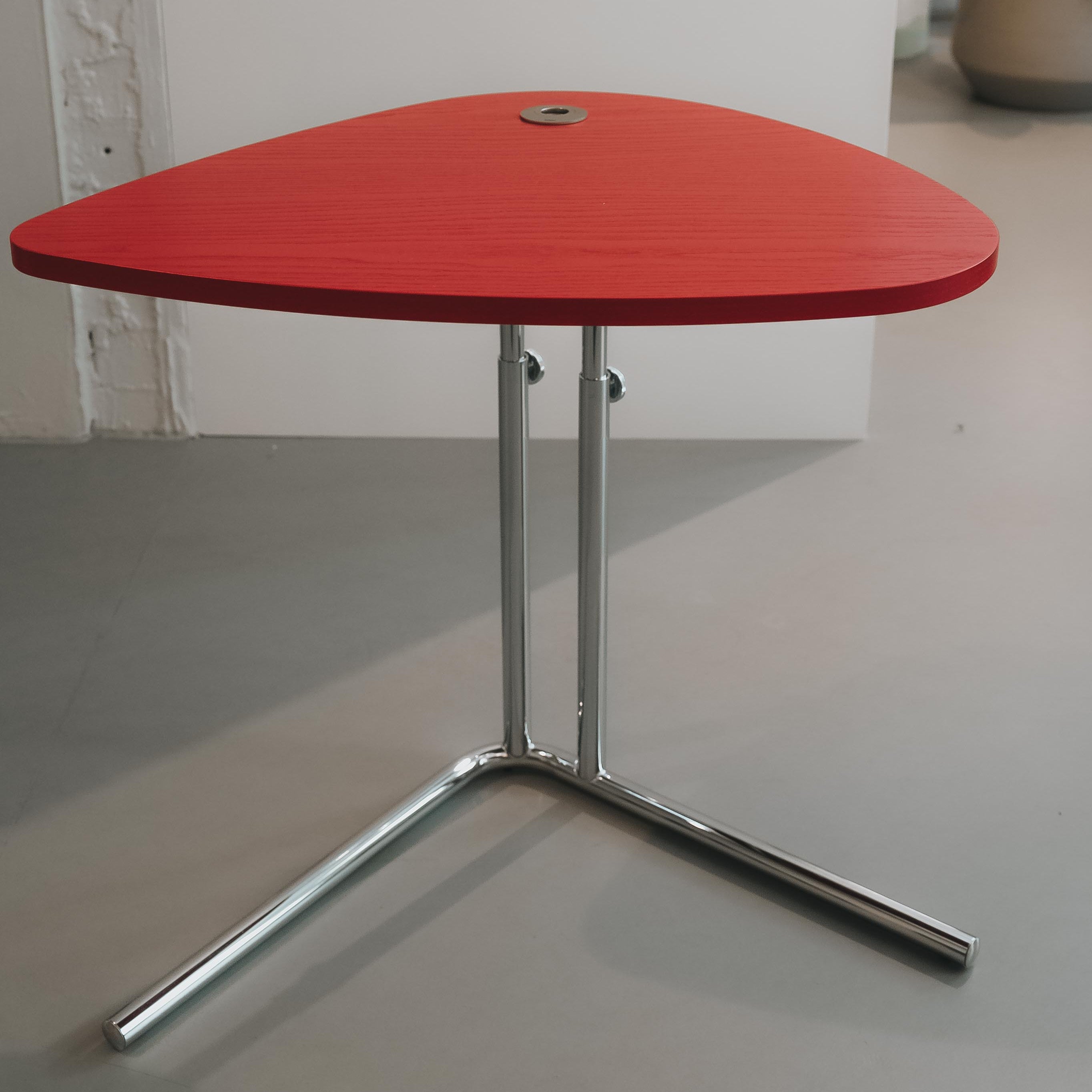 K22 Side Table Red – HOW WE LIVE POP-UP STORE