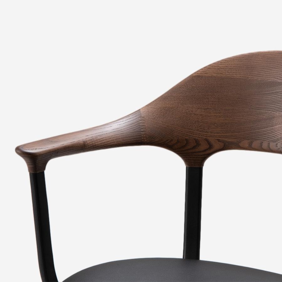 FOUR Castor Chair with Gas Lift