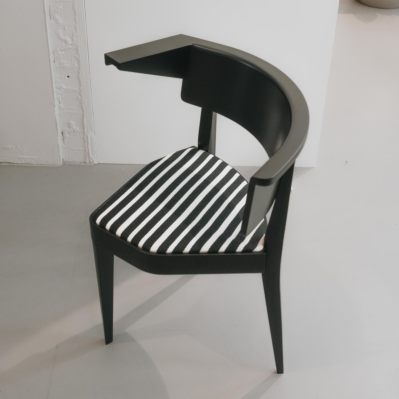 B1 Armchair Black & White