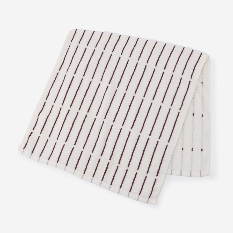 Kuvio Bath Towel White & Red