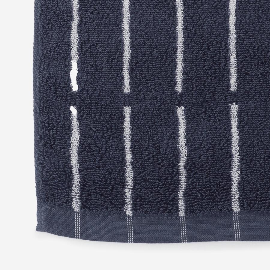 Kuvio Bath Towel Navy & White